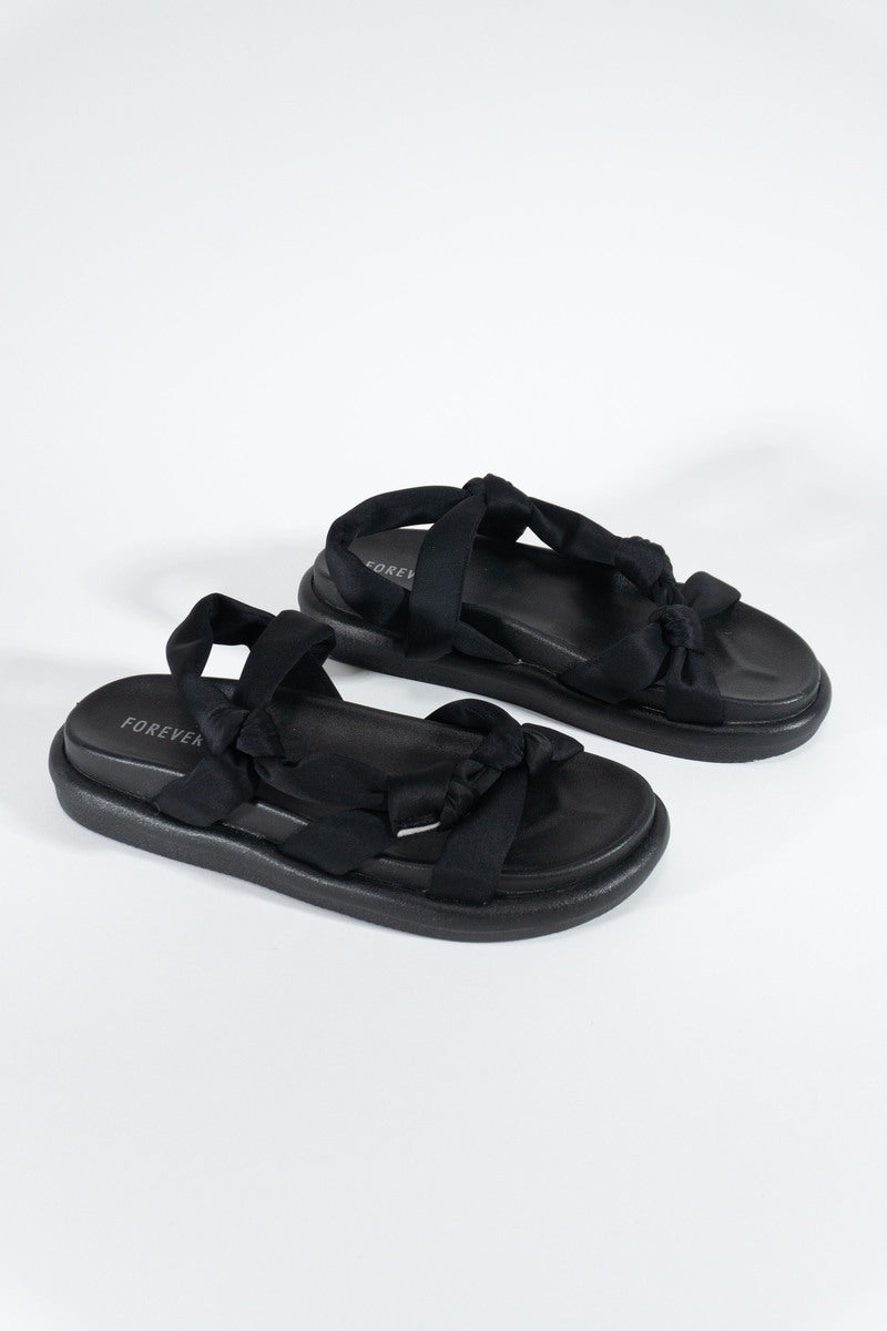 0136110101#color_BLACK